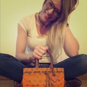 Dooney and Bourke purse 👜